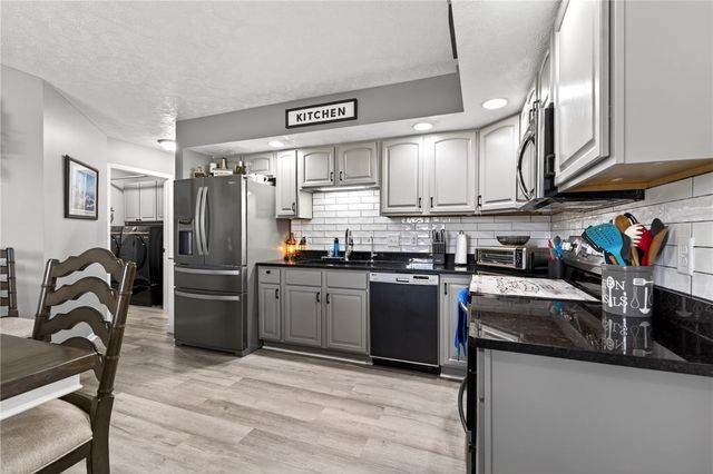 412 Clover Hill Drive, Tipp City, OH 45371