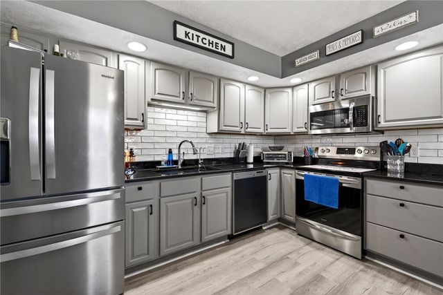 412 Clover Hill Drive, Tipp City, OH 45371