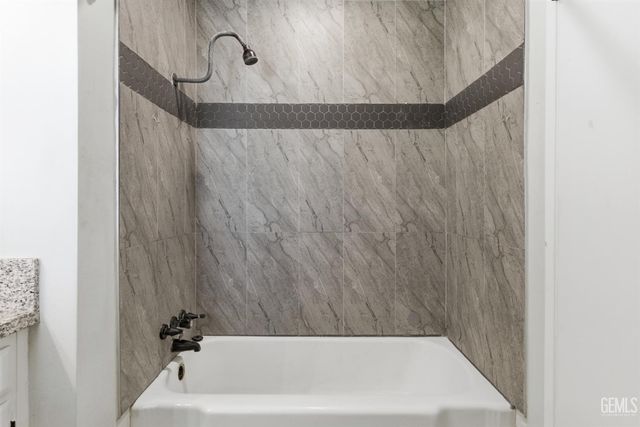 3104 La Casa Place, Bakersfield, CA 93306