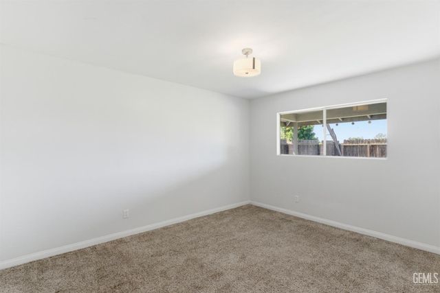 3104 La Casa Place, Bakersfield, CA 93306