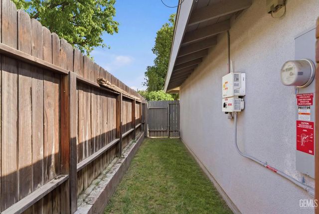 3104 La Casa Place, Bakersfield, CA 93306