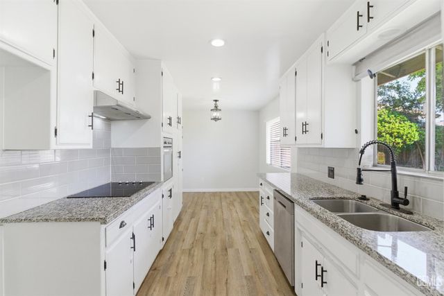 3104 La Casa Place, Bakersfield, CA 93306