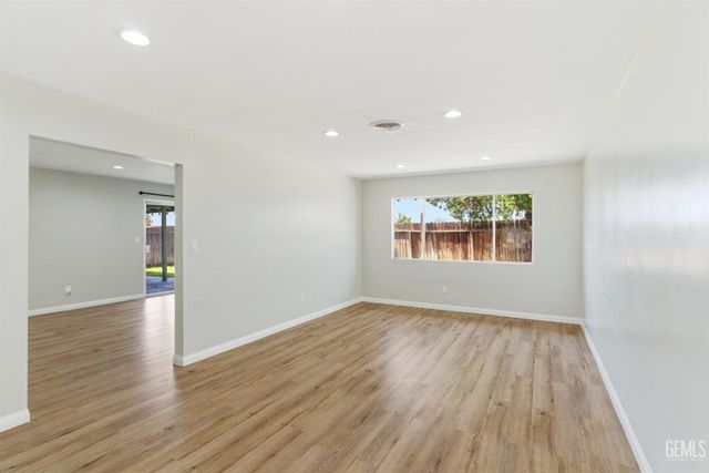 3104 La Casa Place, Bakersfield, CA 93306