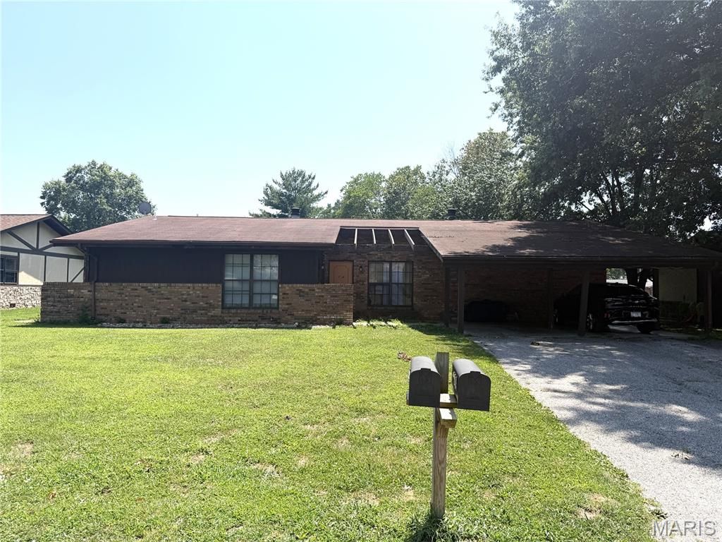 112 Kingsway Drive, Belleville, IL 62226