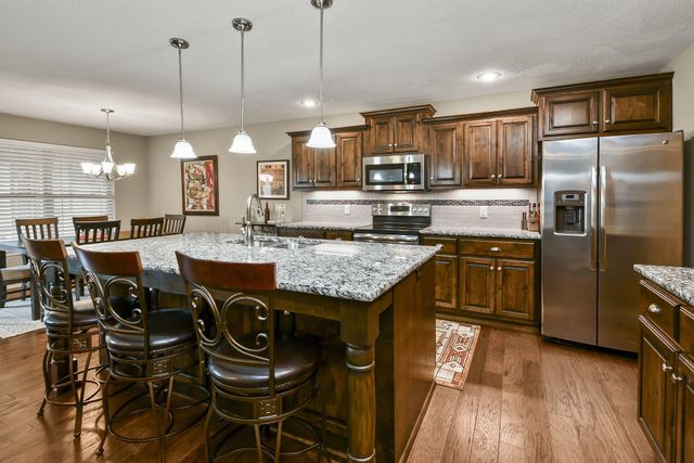 5343 S Twelve Oaks Road, Springfield, MO 65810