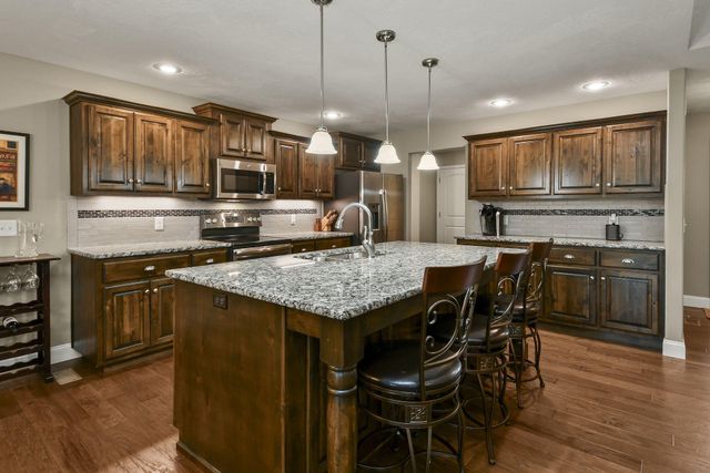 5343 S Twelve Oaks Road, Springfield, MO 65810