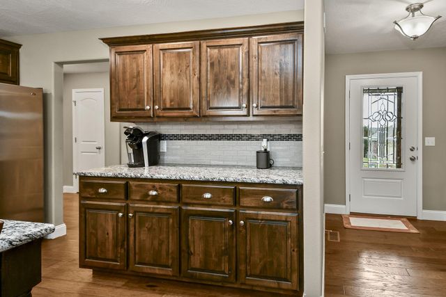 5343 S Twelve Oaks Road, Springfield, MO 65810