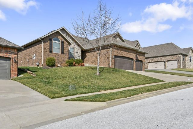 5343 S Twelve Oaks Road, Springfield, MO 65810