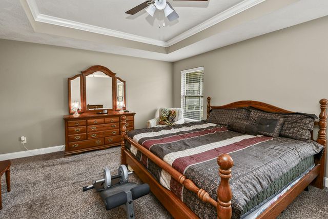 5343 S Twelve Oaks Road, Springfield, MO 65810