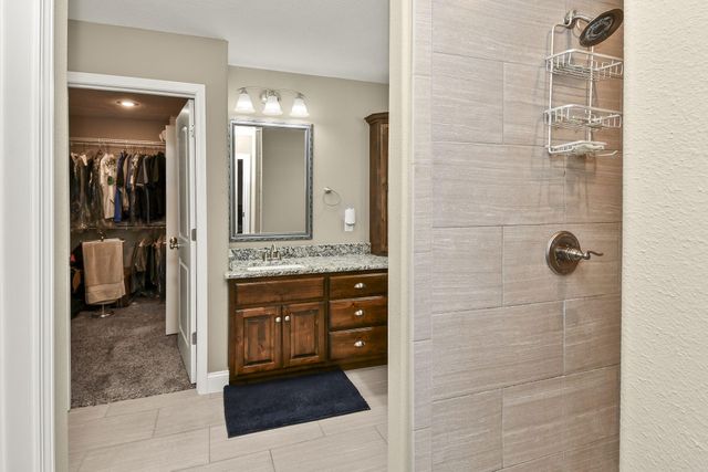 5343 S Twelve Oaks Road, Springfield, MO 65810