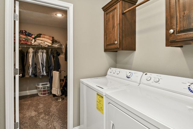 5343 S Twelve Oaks Road, Springfield, MO 65810