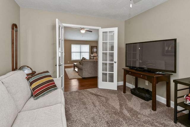 5343 S Twelve Oaks Road, Springfield, MO 65810