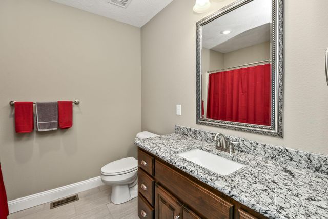 5343 S Twelve Oaks Road, Springfield, MO 65810