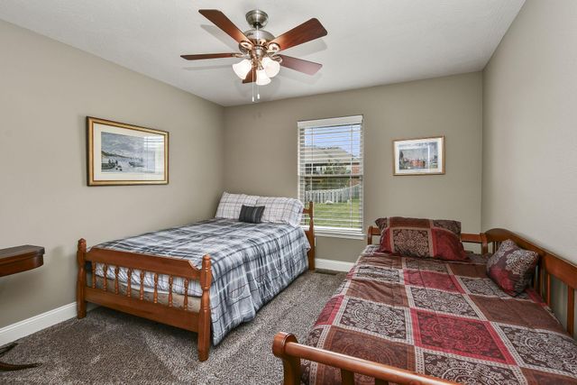 5343 S Twelve Oaks Road, Springfield, MO 65810