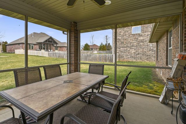 5343 S Twelve Oaks Road, Springfield, MO 65810