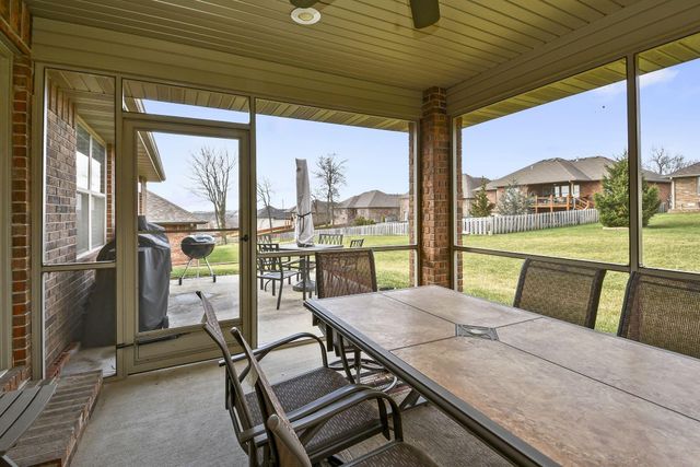 5343 S Twelve Oaks Road, Springfield, MO 65810