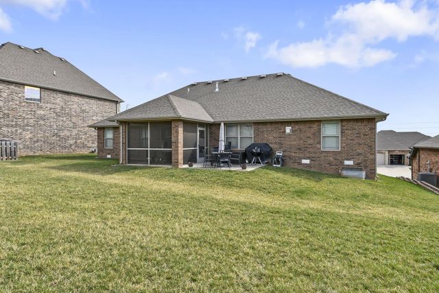 5343 S Twelve Oaks Road, Springfield, MO 65810
