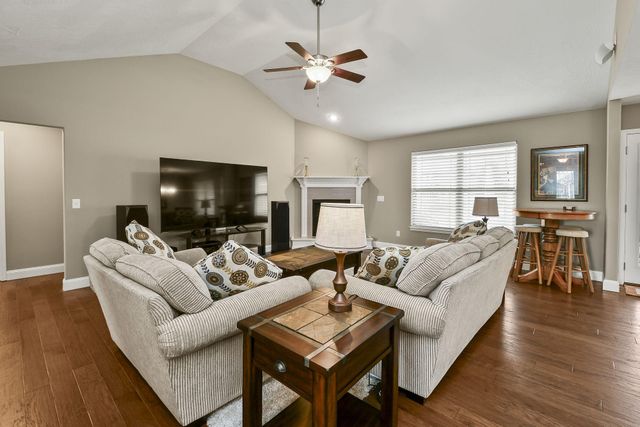 5343 S Twelve Oaks Road, Springfield, MO 65810