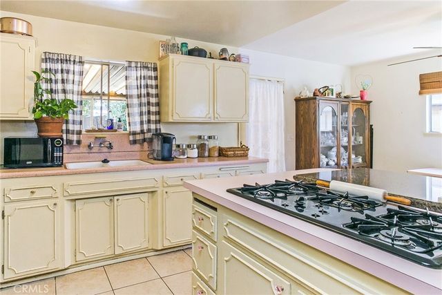 2234 Avalon Street, Costa Mesa, CA 92627