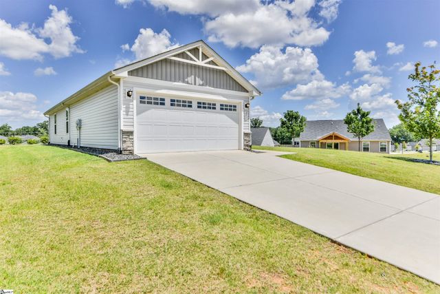 202 Bending Branch Road, Greenville, SC 29605