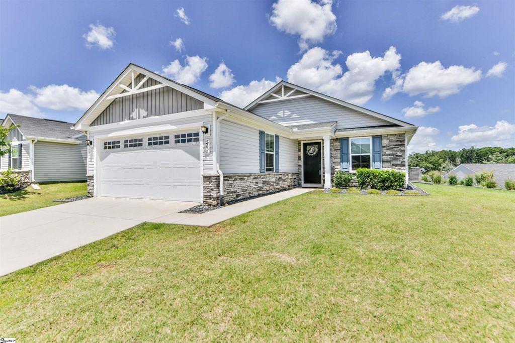 202 Bending Branch Road, Greenville, SC 29605