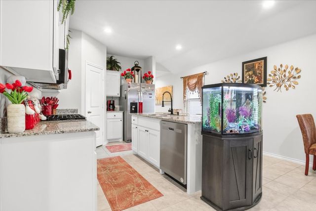 137 Running River Drive, Boyd, TX 76023