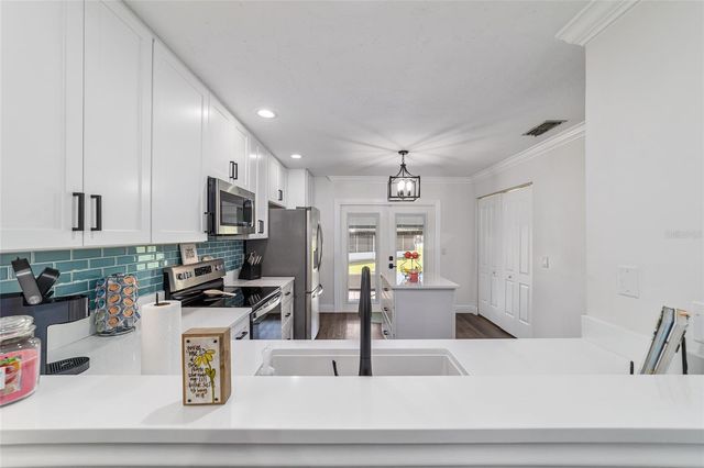 2318 SE 19TH CIRCLE, Ocala, FL 34471