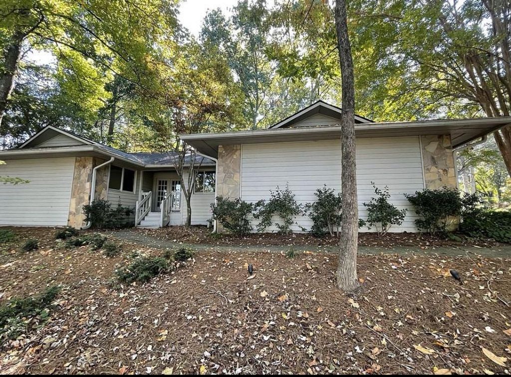 4198 Lake Rill Court, Marietta, GA 30062