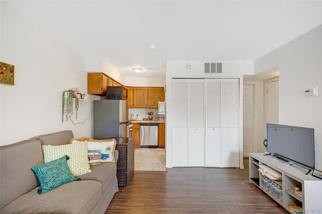 17A Gregory Lane, Staten Island, NY 10314