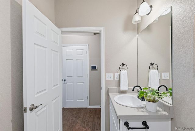 4482 S Ukraine Court, Aurora, CO 80015