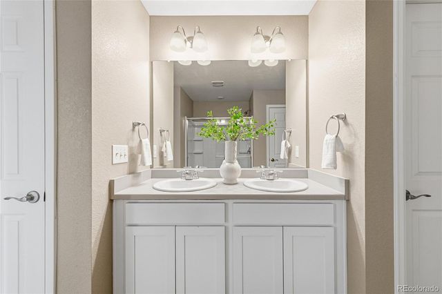 4482 S Ukraine Court, Aurora, CO 80015