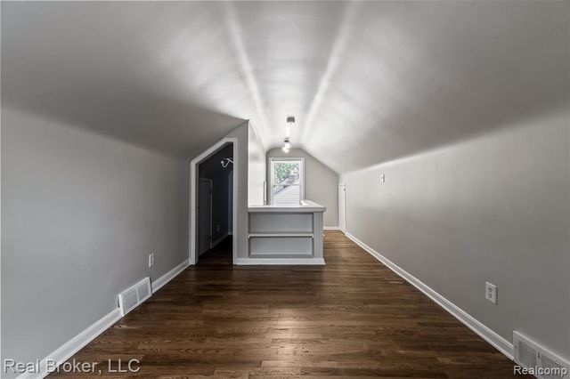 1516 Hoffman Avenue, Royal Oak, MI 48067