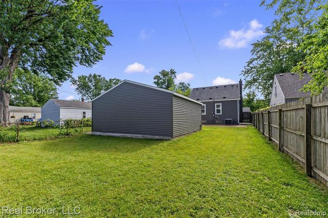 1516 Hoffman Avenue, Royal Oak, MI 48067