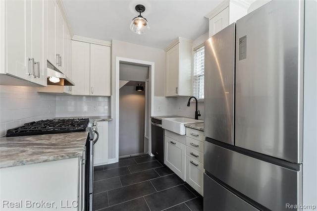 1516 Hoffman Avenue, Royal Oak, MI 48067