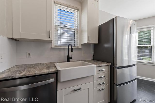 1516 Hoffman Avenue, Royal Oak, MI 48067