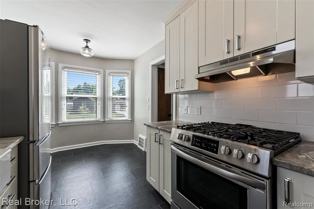 1516 Hoffman Avenue, Royal Oak, MI 48067
