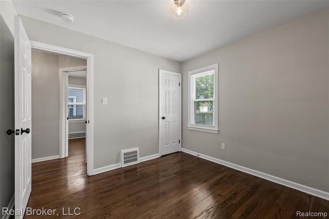 1516 Hoffman Avenue, Royal Oak, MI 48067
