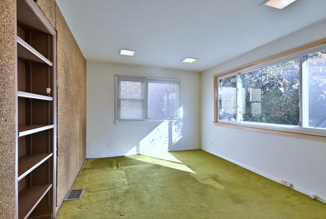 5423 N Artesian Avenue, Chicago, IL 60625