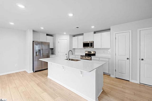 1306 Fairbairn Road, Spartanburg, SC 29303