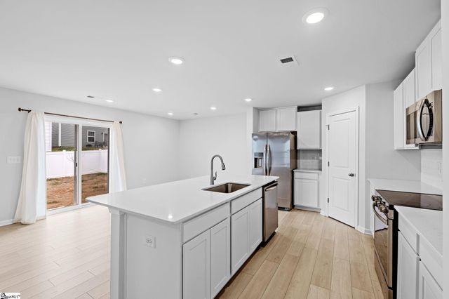 1306 Fairbairn Road, Spartanburg, SC 29303