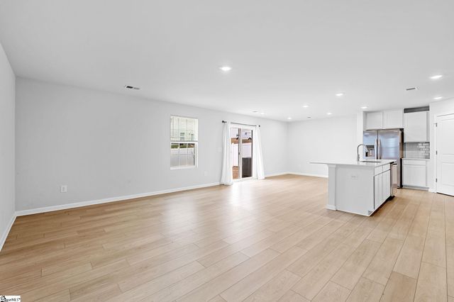 1306 Fairbairn Road, Spartanburg, SC 29303