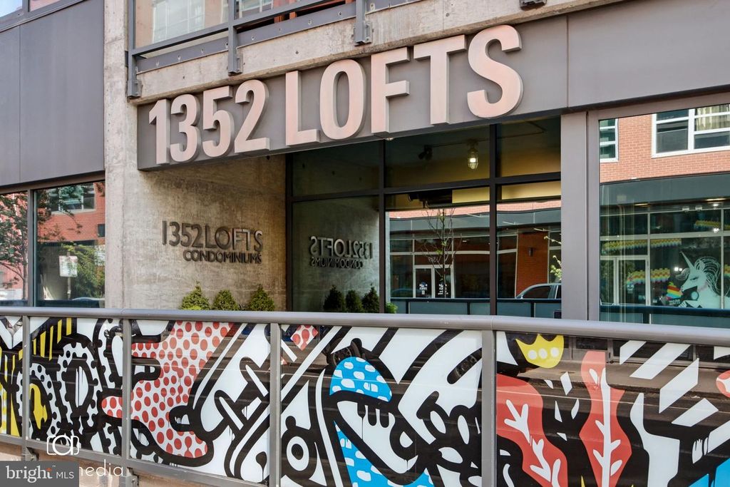 Image 2 of property listing at 1352 SOUTH ST #416, Philadelphia, PA 19147