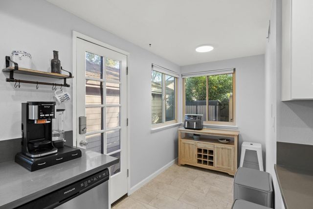 8169 Chenin Blanc Ln, Fair Oaks, CA 95628