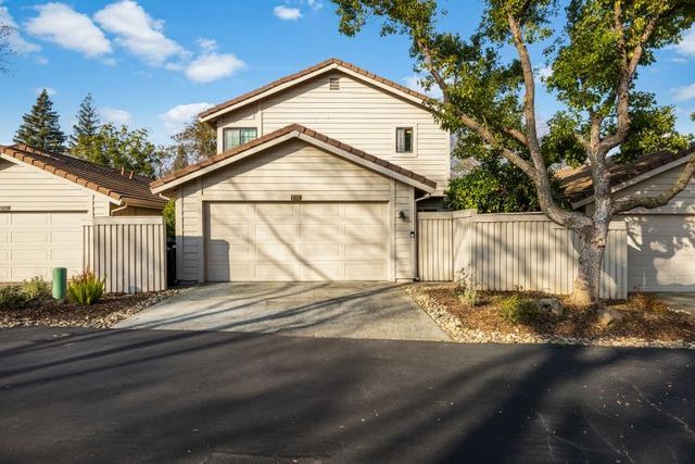 8169 Chenin Blanc Ln, Fair Oaks, CA 95628
