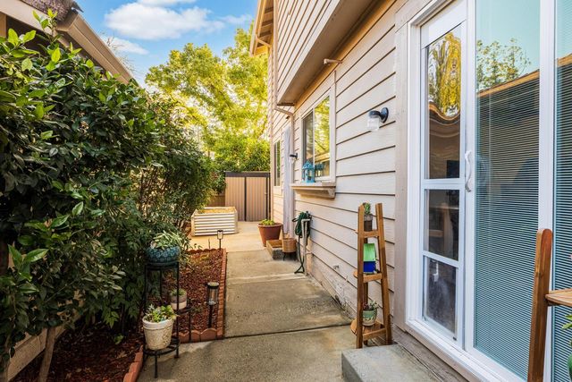 8169 Chenin Blanc Ln, Fair Oaks, CA 95628