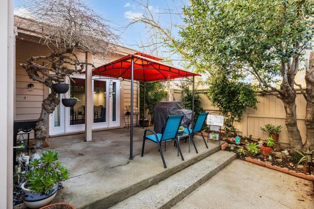 8169 Chenin Blanc Ln, Fair Oaks, CA 95628