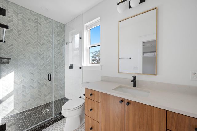 1511 Oak Heights DR 2, Austin, TX 78741