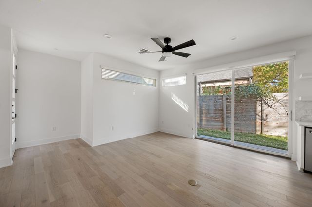 1511 Oak Heights DR 2, Austin, TX 78741