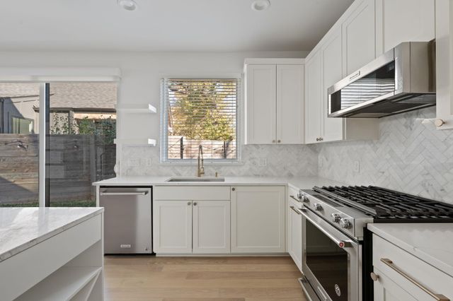 1511 Oak Heights DR 2, Austin, TX 78741