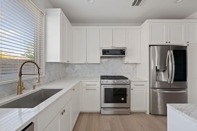 1511 Oak Heights DR 2, Austin, TX 78741